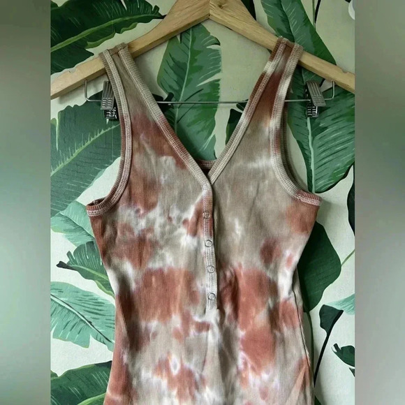Wild Fable Womens Brown Tie Dye Ribbed Henley Bodysuit Sleeveless Medium - Picture 5 of 8